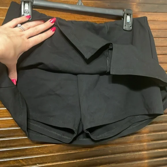 American Eagle It Knit Black Skort - Picture 5 of 7